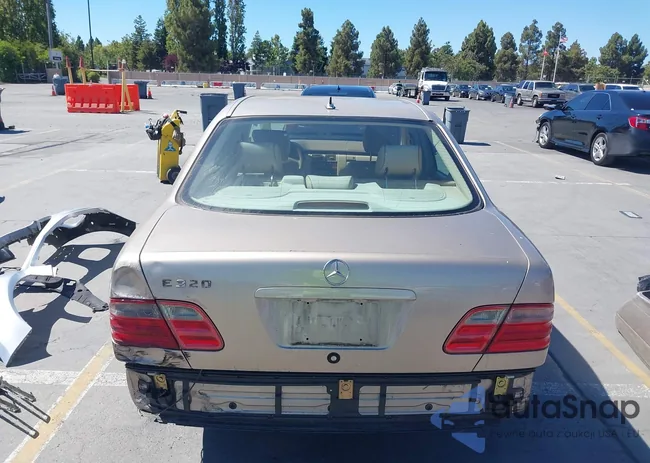 WDBJF65J5YB062631: 42916356