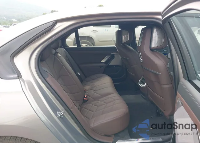 WBA33EJ02RCS46010: 42916422