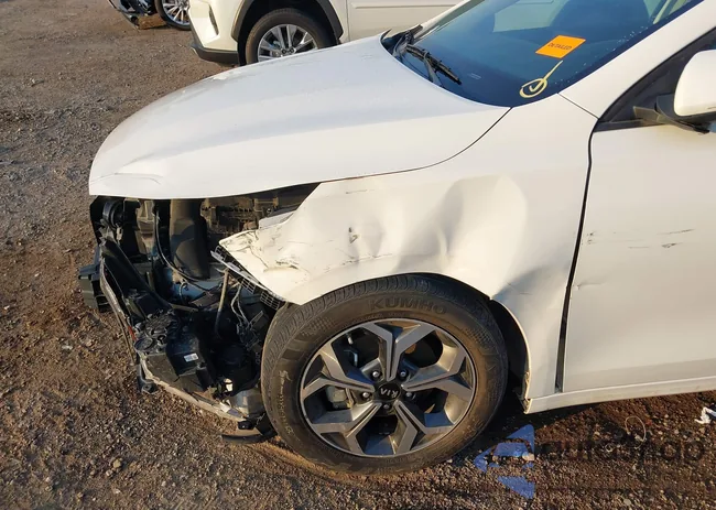 3KPF24AD9LE260812: 42917965