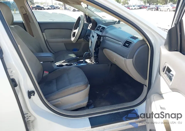 3FAHP0GA7CR111586: 42917996