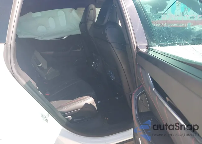 ZN661YUM7RX447169: 42917375