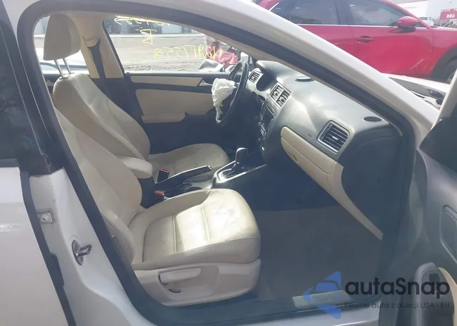 3VWDP7AJ7CM404523: 42917552