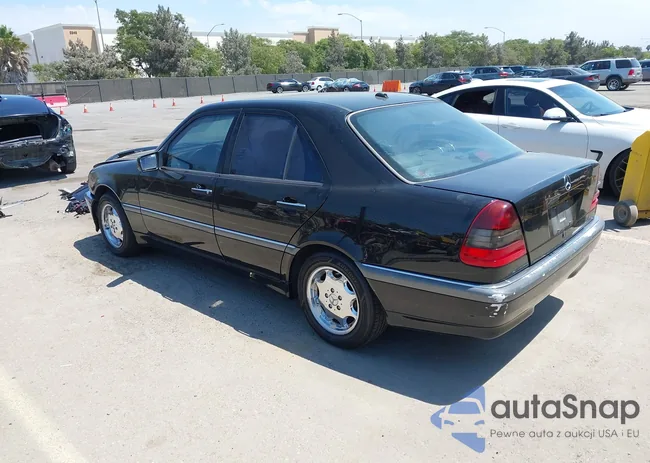 WDBHA24G7YA828019: 42918394