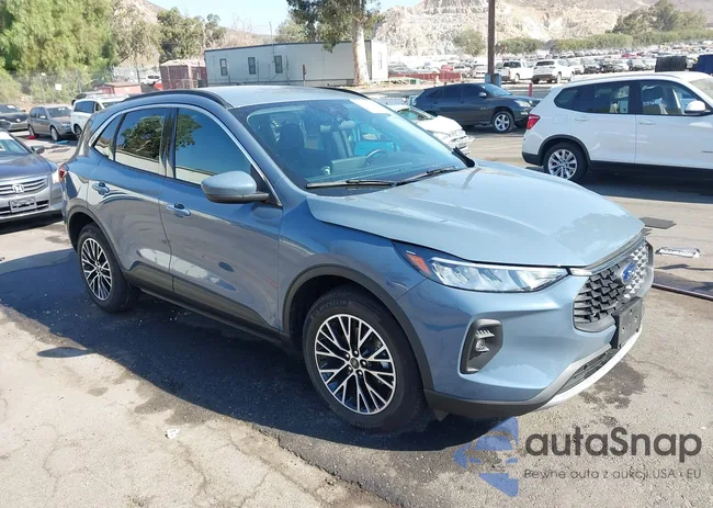 1FMCU0E1XRUA95803: 42918422