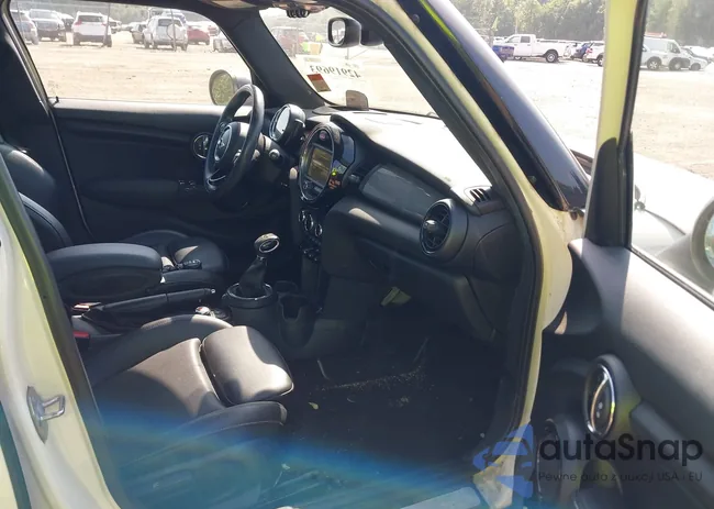 WMWXU1C57G2D08877: 42919693