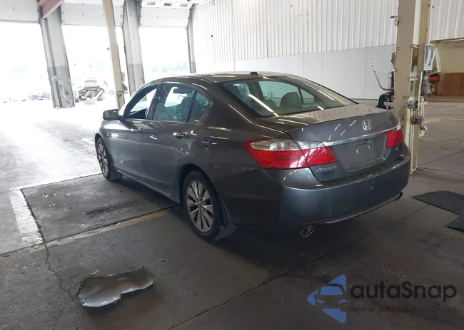 1HGCR3F86DA015461: 42919629