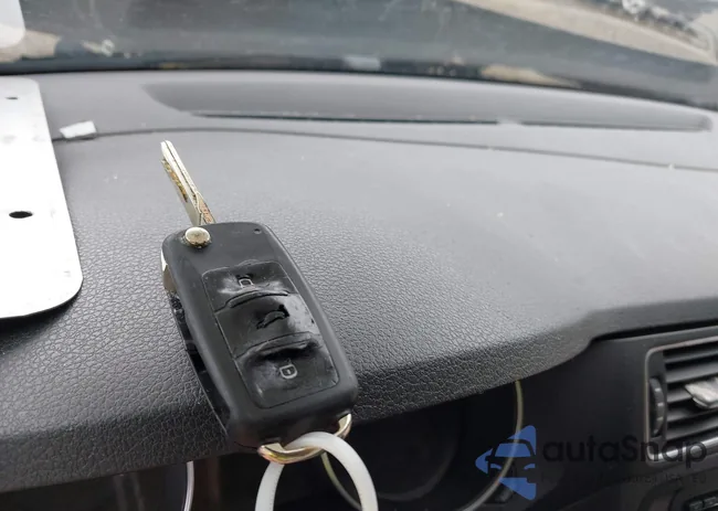 3VWD07AJ2FM412330: 42919657