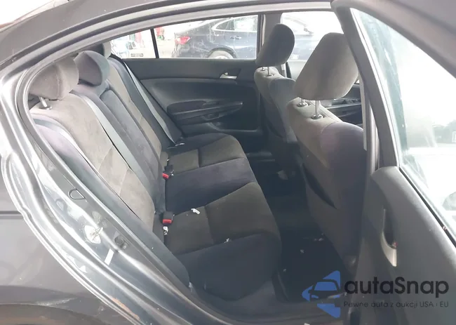 1HGCP2F33AA103884: 42920751