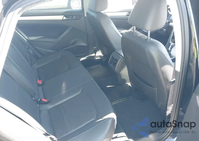 1VWBP7A30DC111025: 42920771