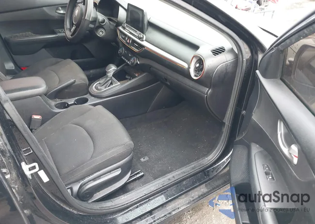 3KPF24AD2KE099198: 42922272