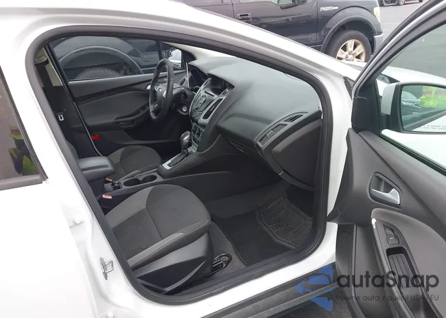 1FADP3F22DL325637: 42923079