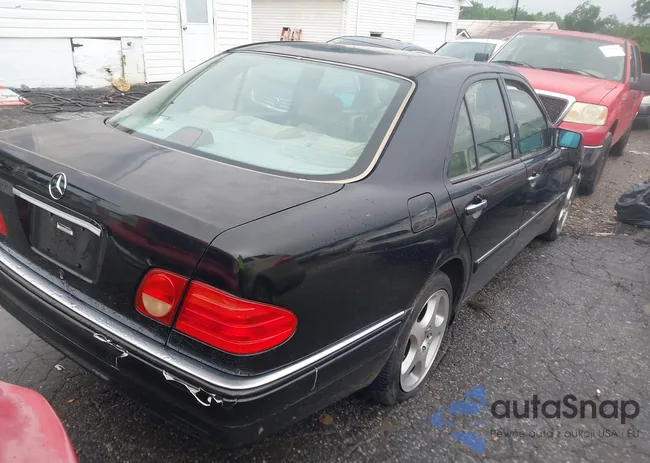 WDBJF70F0WA713689: 42923084