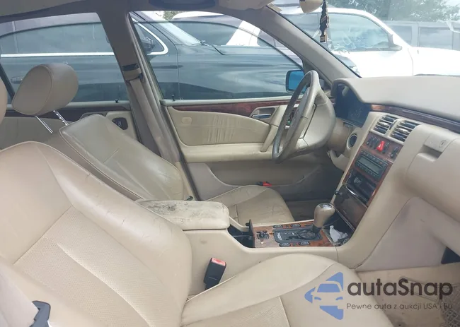 WDBJF70F0WA713689: 42923084