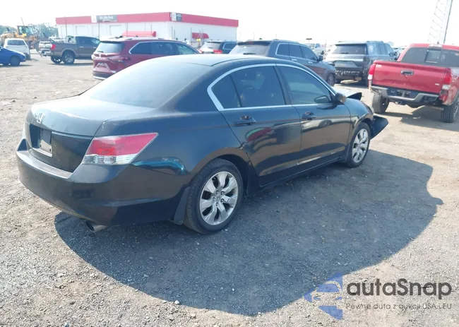 1HGCP2F70AA117938: 42923106