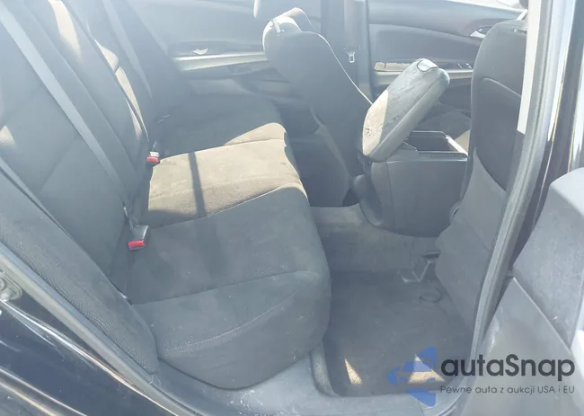 1HGCP2F70AA117938: 42923106