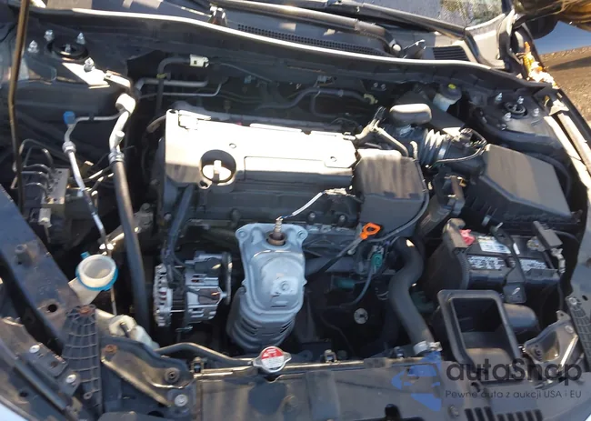 1HGCR2F30HA053658: 42924071