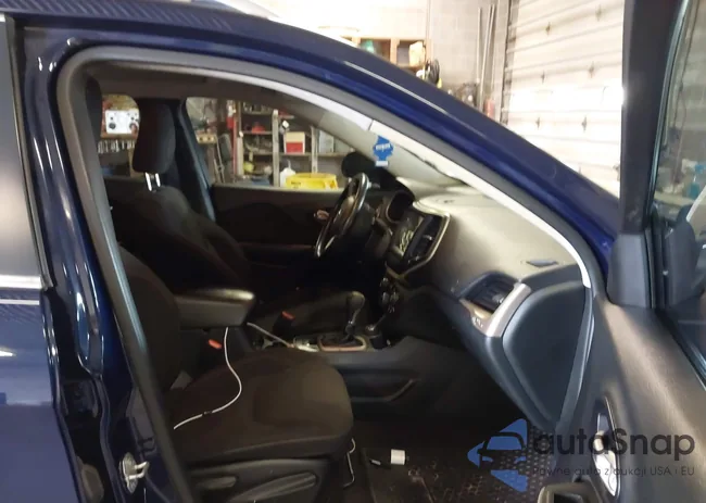 1C4PJMCSXGW283045: 42924116