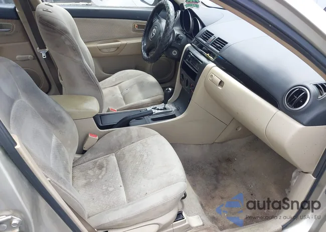 JM1BK12G261533831: 42924138