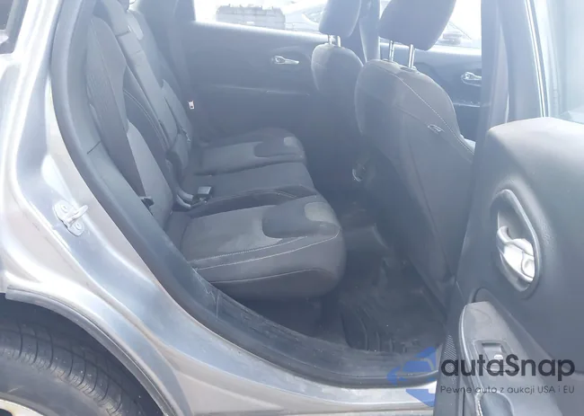 1C4PJMAB7FW682805: 42924725