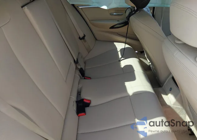 WBA8E9G52GNU28706: 42925097