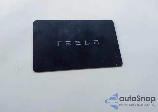 5YJ3E1EB0KF384879: 42925208