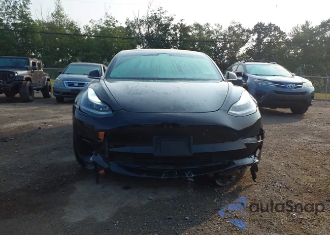 5YJ3E1EB0KF384879: 42925208