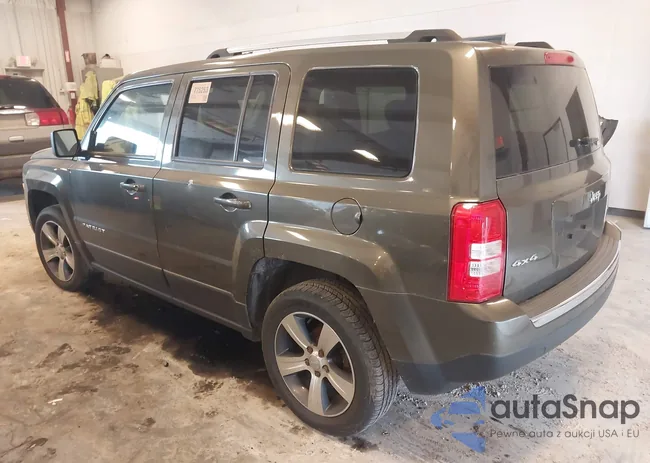 1C4NJRFB3GD597275: 42925847