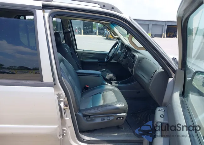 1FMZU67K25UA17870: 42925878