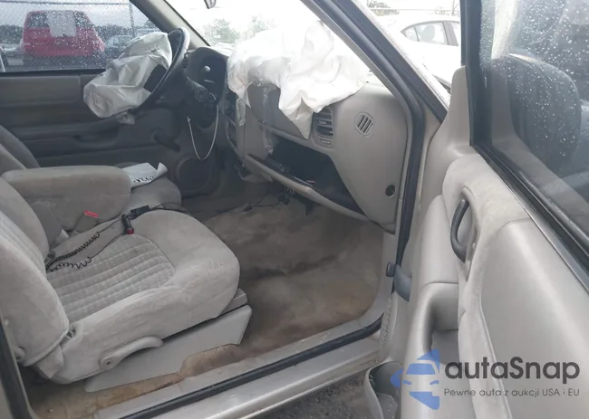 1GCCS19W528255221: 42926046