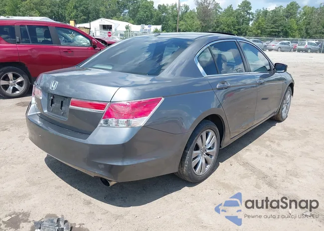 1HGCP2F8XCA148576: 42926066