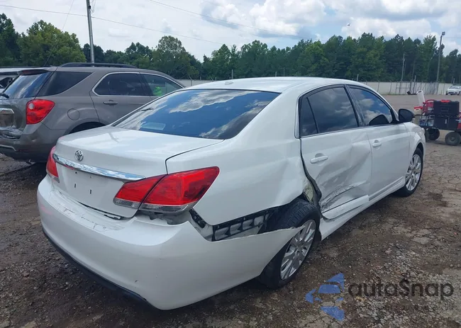 4T1BK3DB8BU384584: 42926132