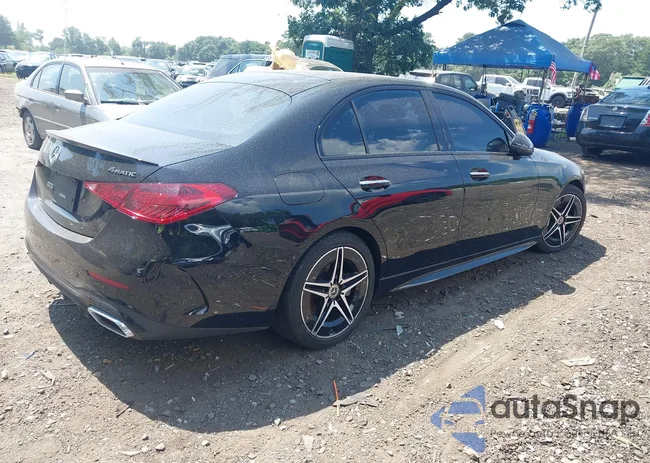 W1KAF4HB7NR060303: 42925271