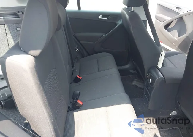 WVGAV7AX9FW594437: 42925357