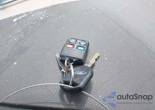 1FMFU17LX4LA07932: 42926284