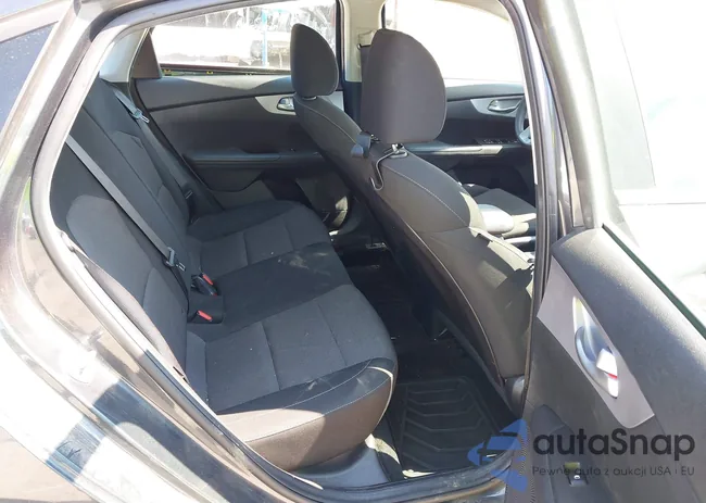 3KPF24AD6NE428778: 42926381