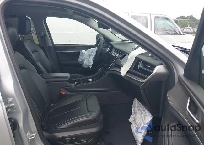 1C4RJYB61R8955649: 42926431