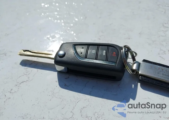 4T1B11HK5JU045877: 42926619