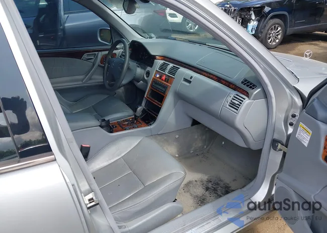 WDBJF65J12B489246: 42927332