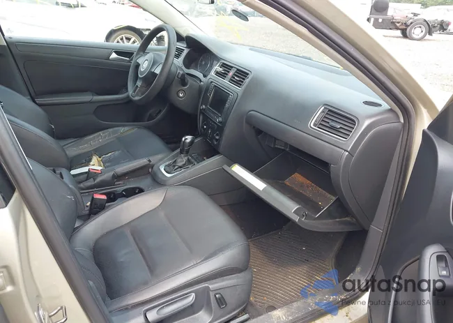 3VWD17AJ3EM273451: 42927452