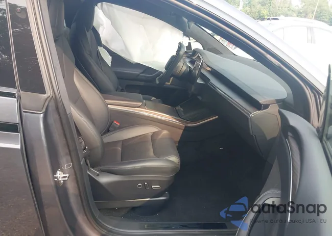 7SAXCBE53PF417570: 42928886