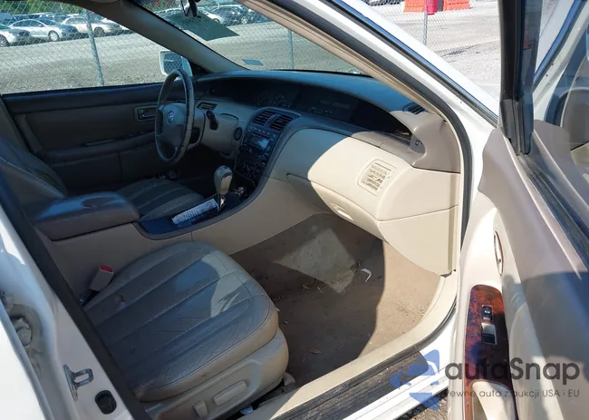 4T1BF28B03U304012: 42928891