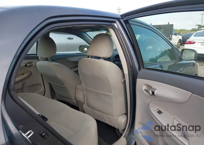 2T1BU4EE4AC402166: 42928980