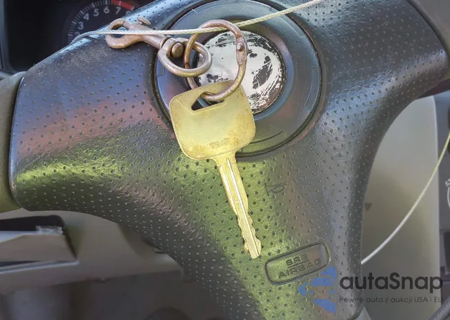 JTDBR32E442023056: 42928265