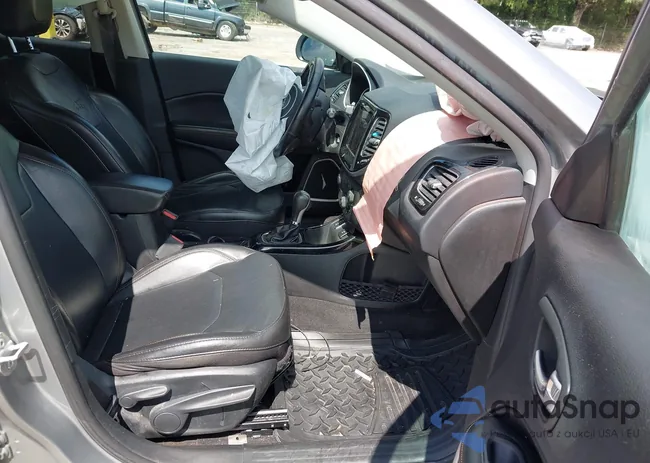 3C4NJCCB8LT125529: 42928485