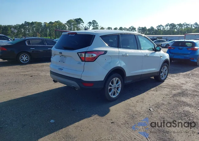 1FMCU0GD0HUE37815: 42928618