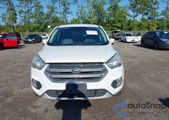 1FMCU0GD0HUE37815: 42928618