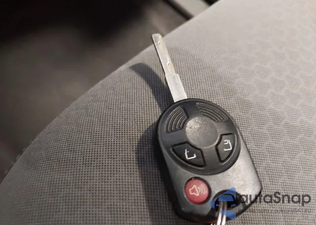 1FMCU0GD1JUA65715: 42929673