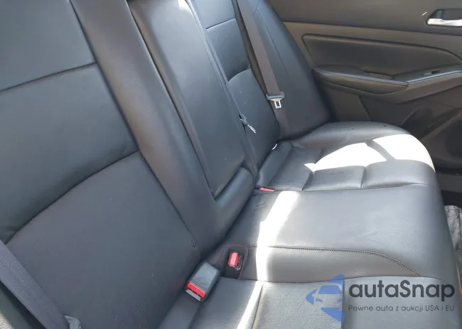 1N4BL4EV5KC175640: 42929696