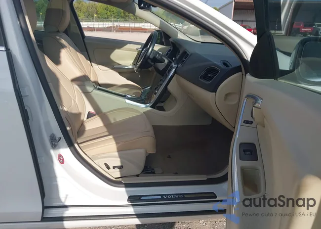 YV1612FS3E2296777: 42929834