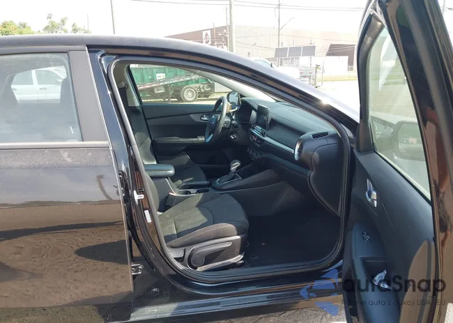 3KPF24AD6ME317419: 42929841